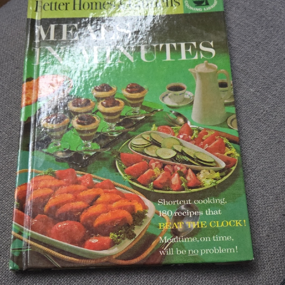 Better Homes and Gardens Cookbook - Vibrant Green and Red Cover
